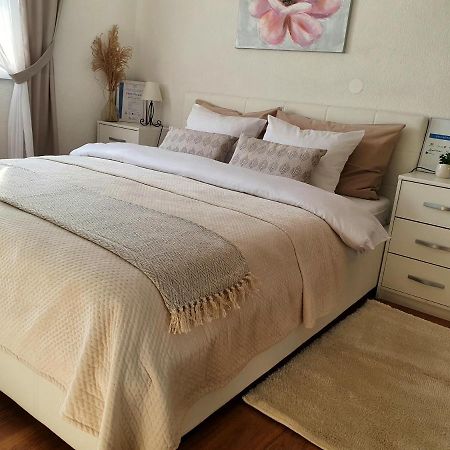 Apartman Sofia Otocsán Kültér fotó